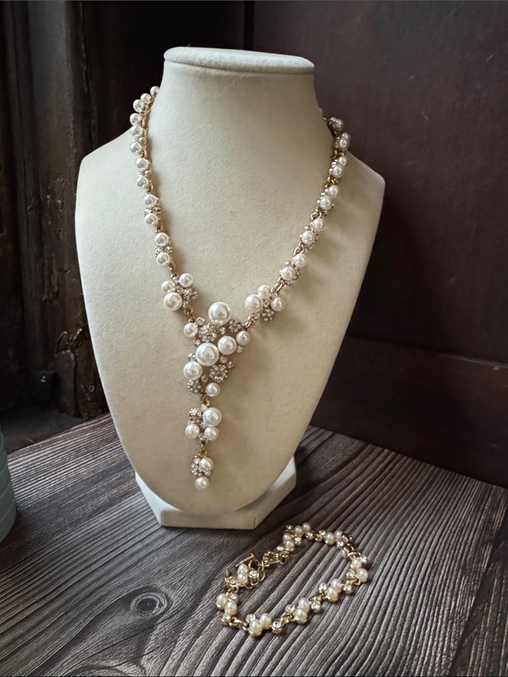 Elegant Cream Pearl Y-Style Necklace and Bracelet Set